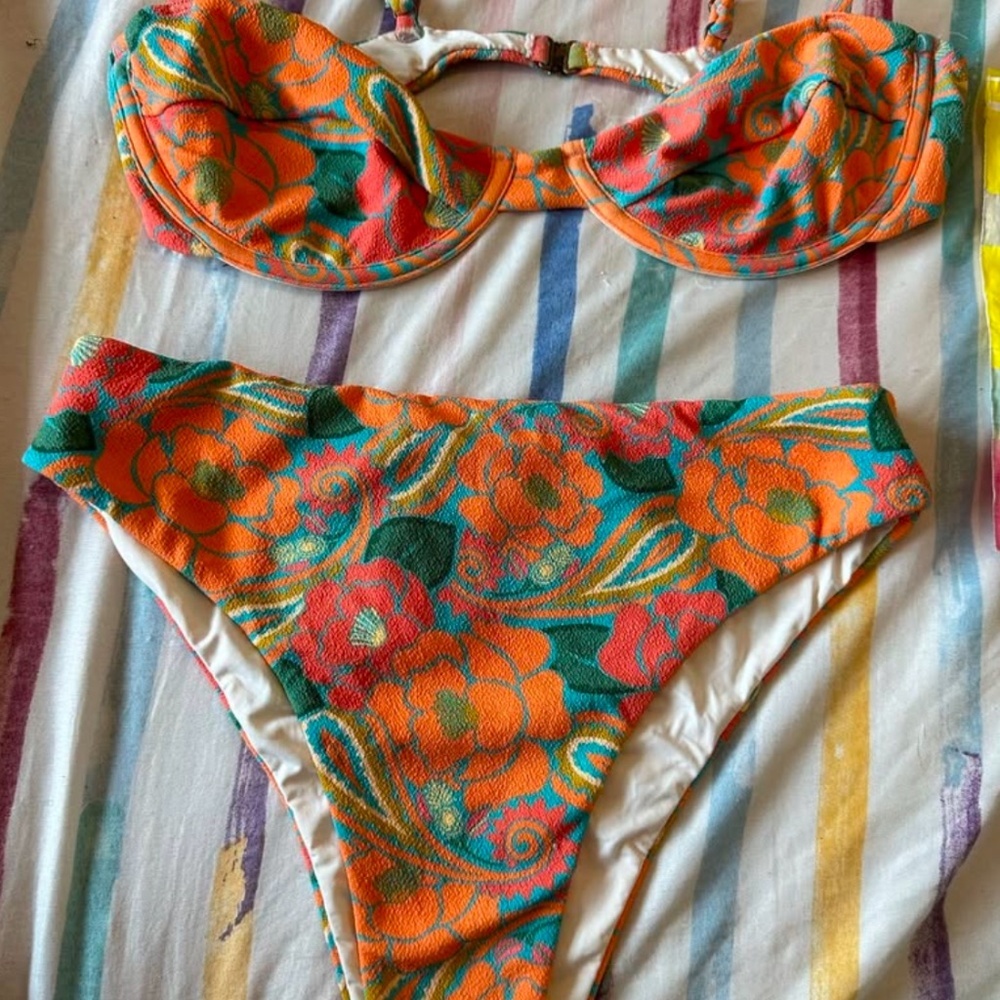 FARM Rio Multicolor Floral Bikini - Picture 2 of 5